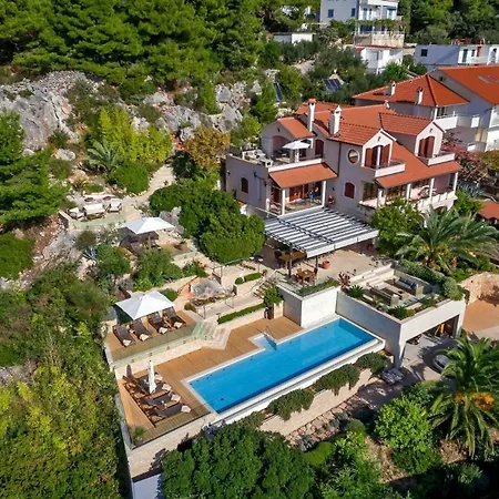 Silversea In Hvar Infinity Heated Pool هفار